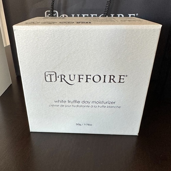 Brand New Set of Truffoire Skin Care - Picture 2 of 4